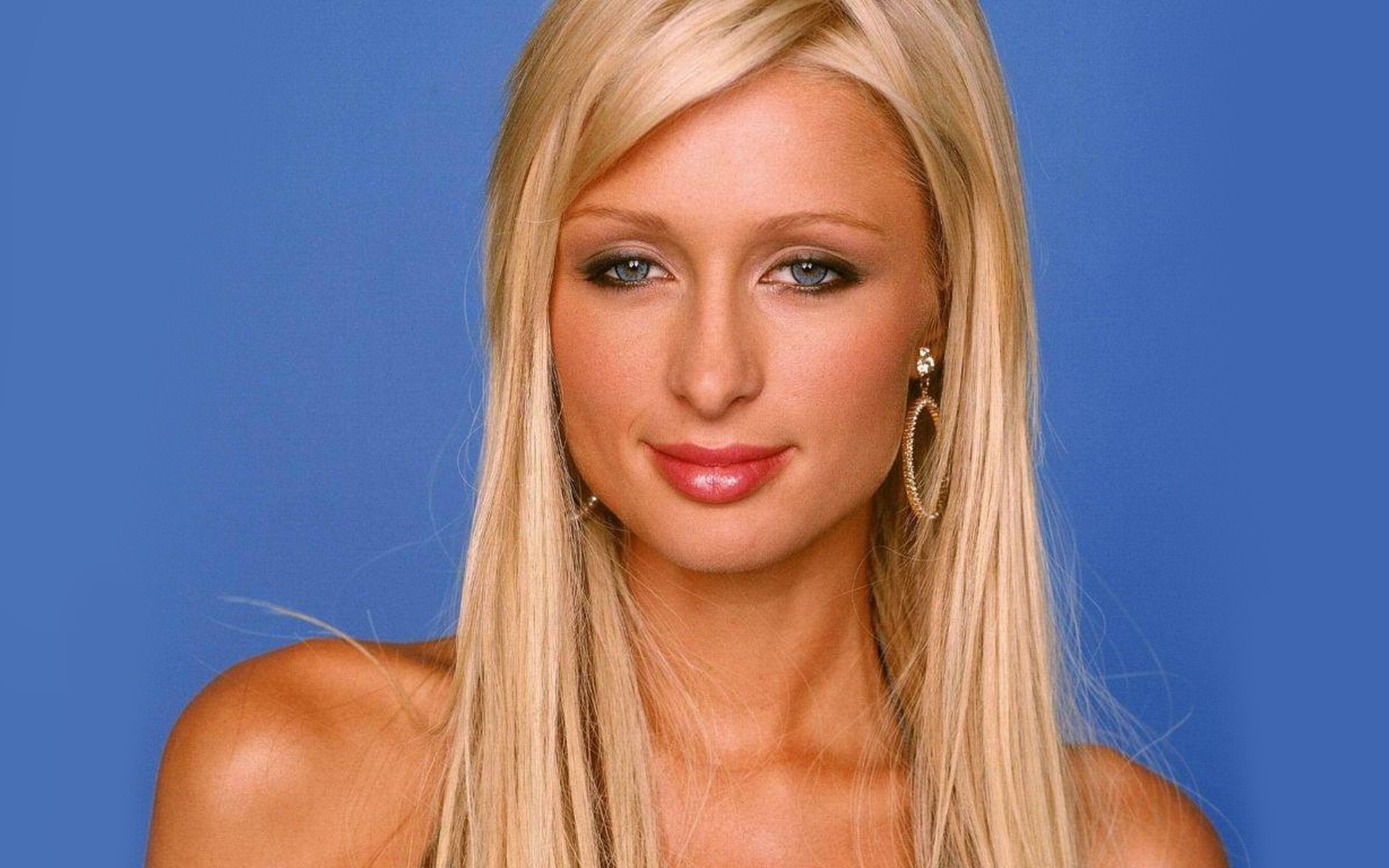 Paris Hilton Wall Paper Wallpapers