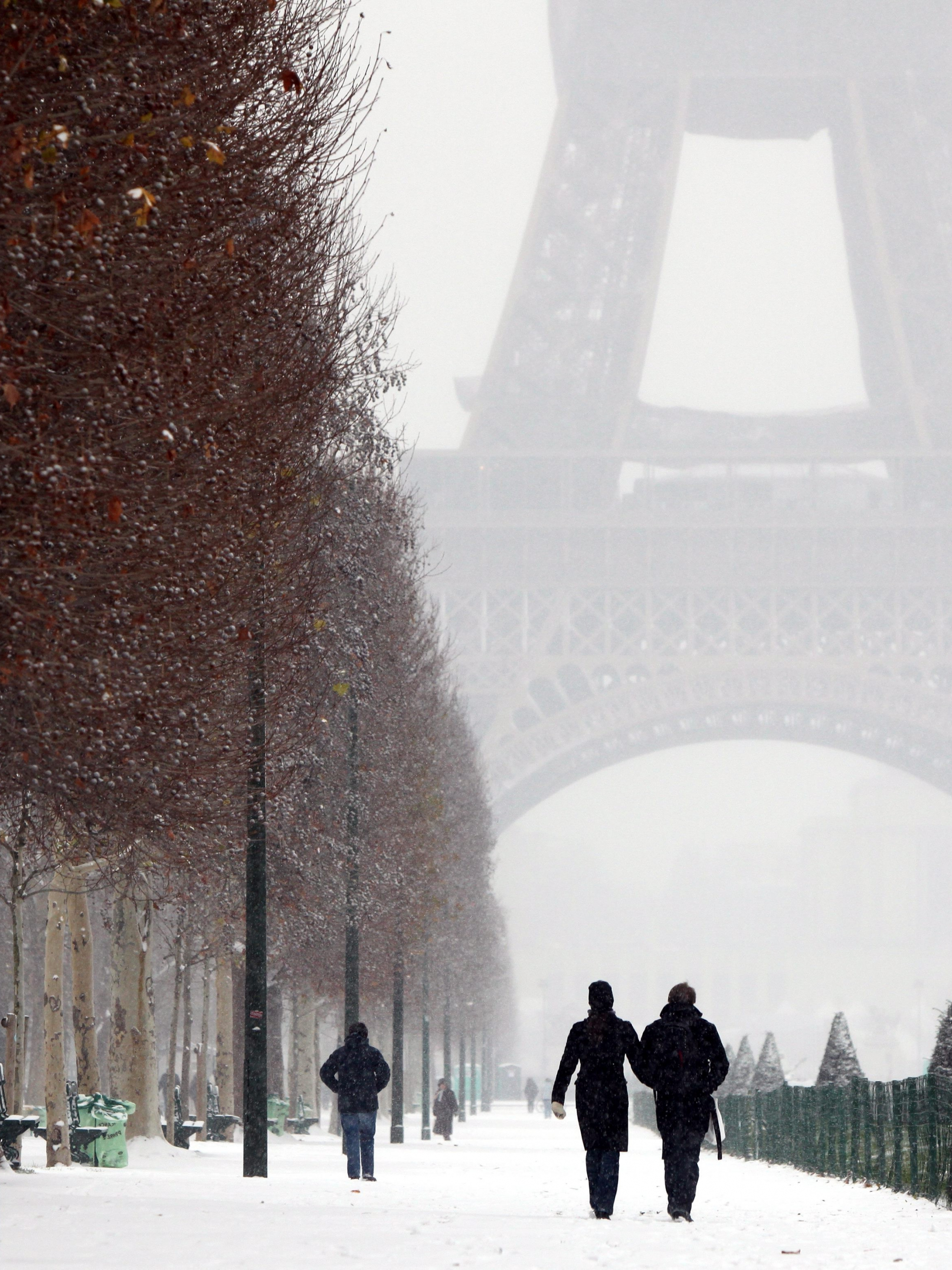 Paris Snow Wallpapers