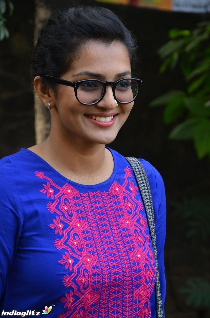 Parvathy Menon Photos Wallpapers