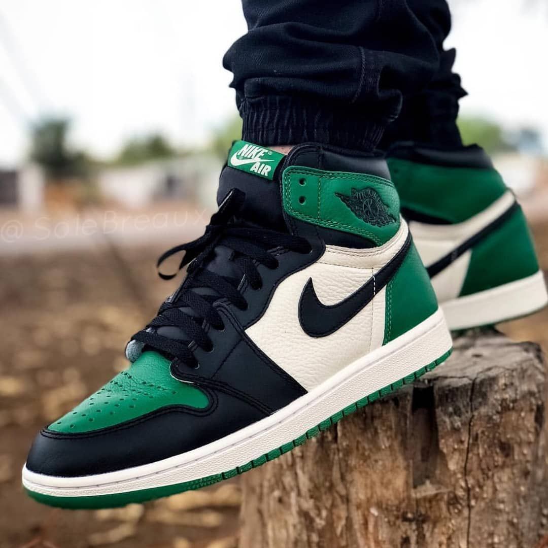 Pine Green Jordan 1 Wallpapers