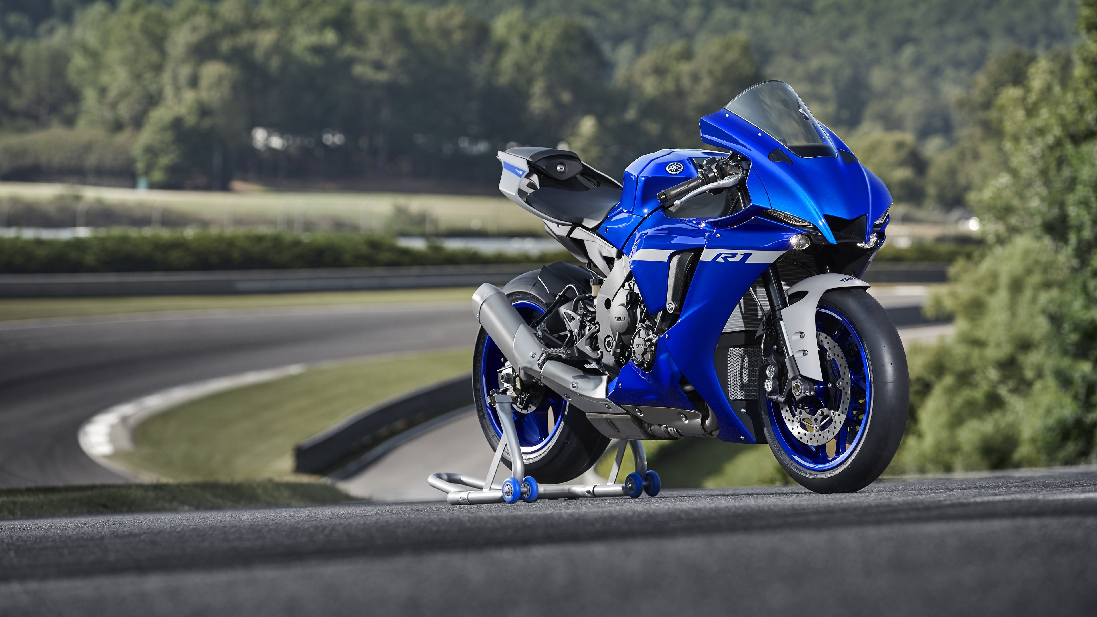 R1 Wheely Wallpapers