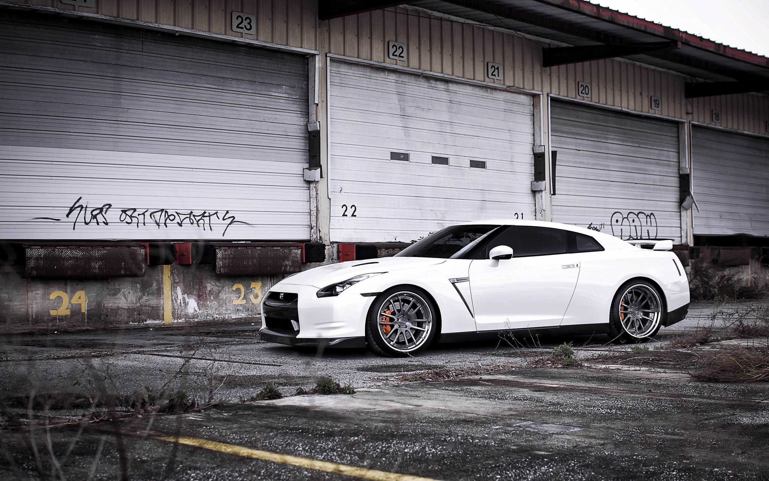 R35 Wallpapers