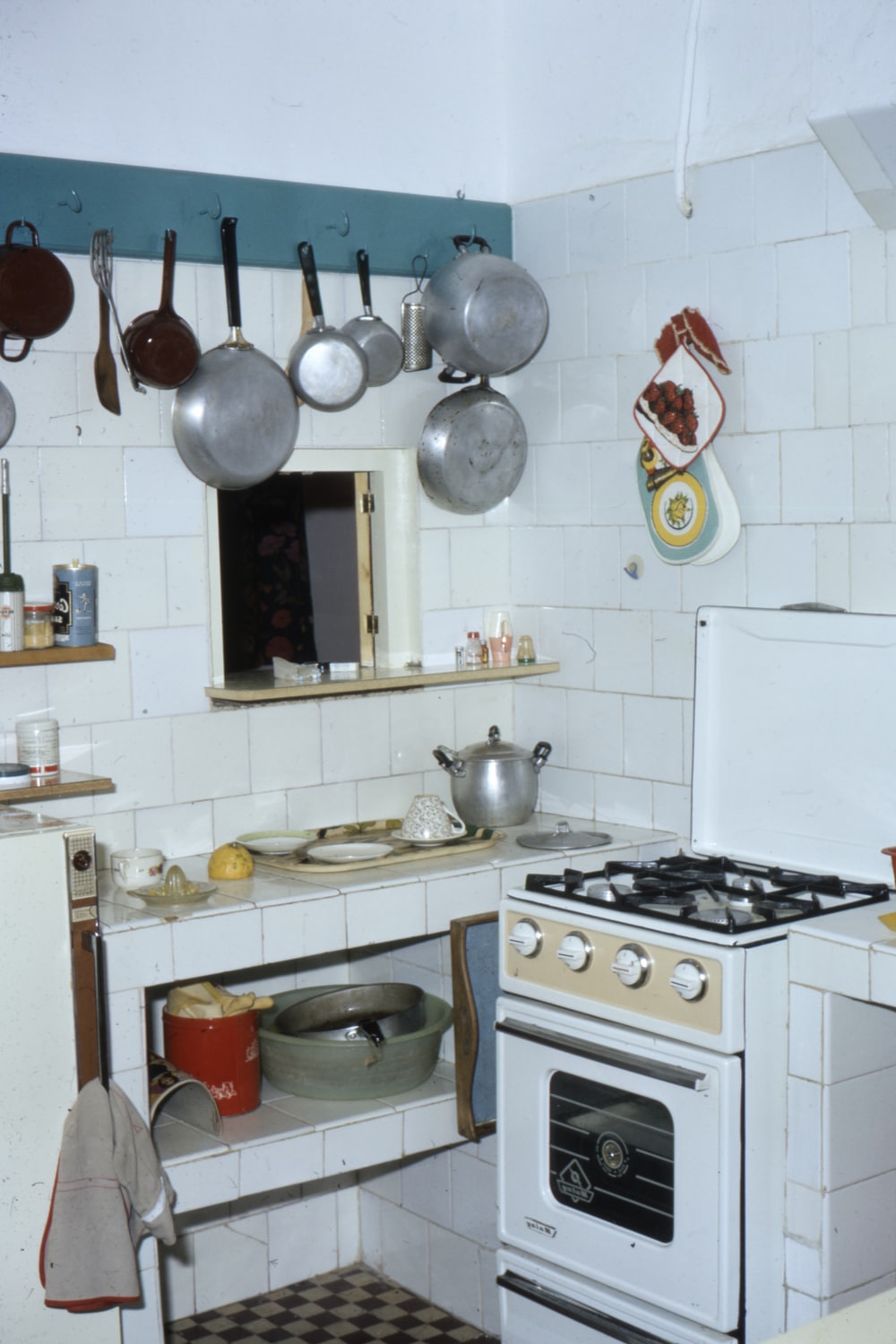 Retro Kitchen Wallpapers