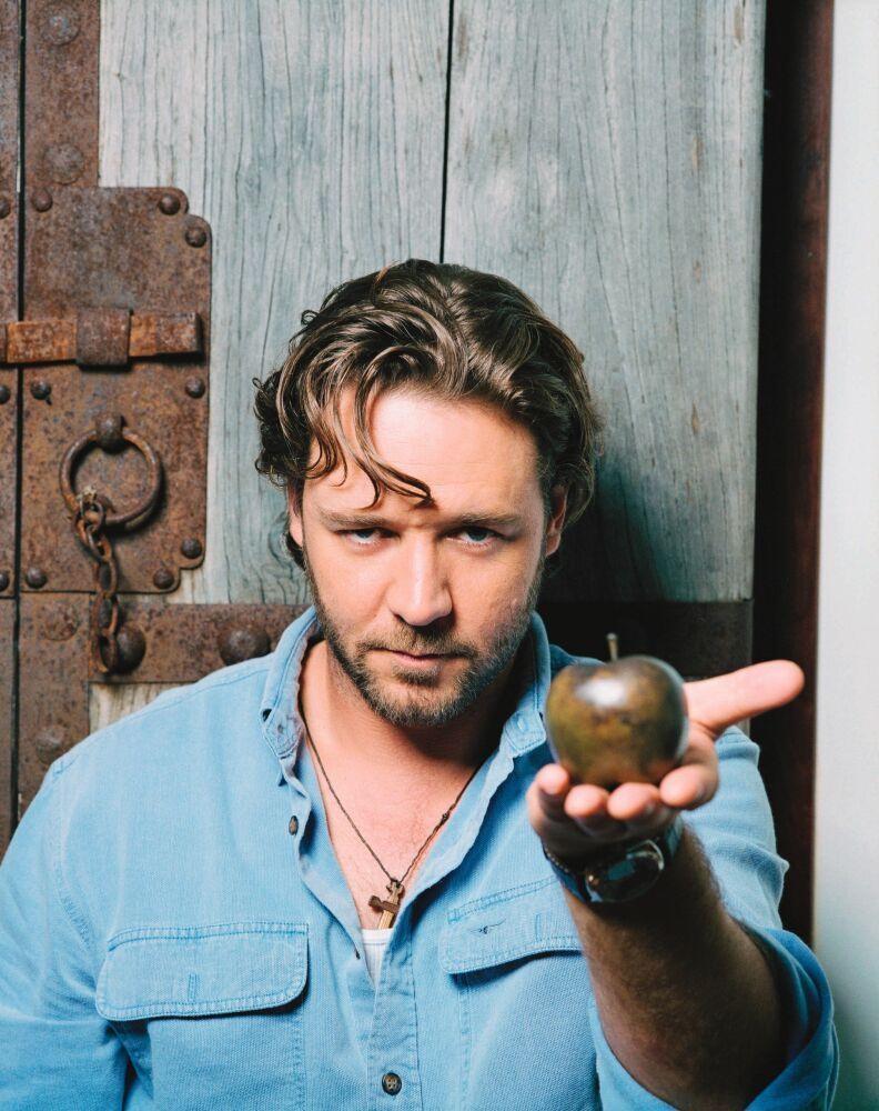 Russell Crowe Images Wallpapers