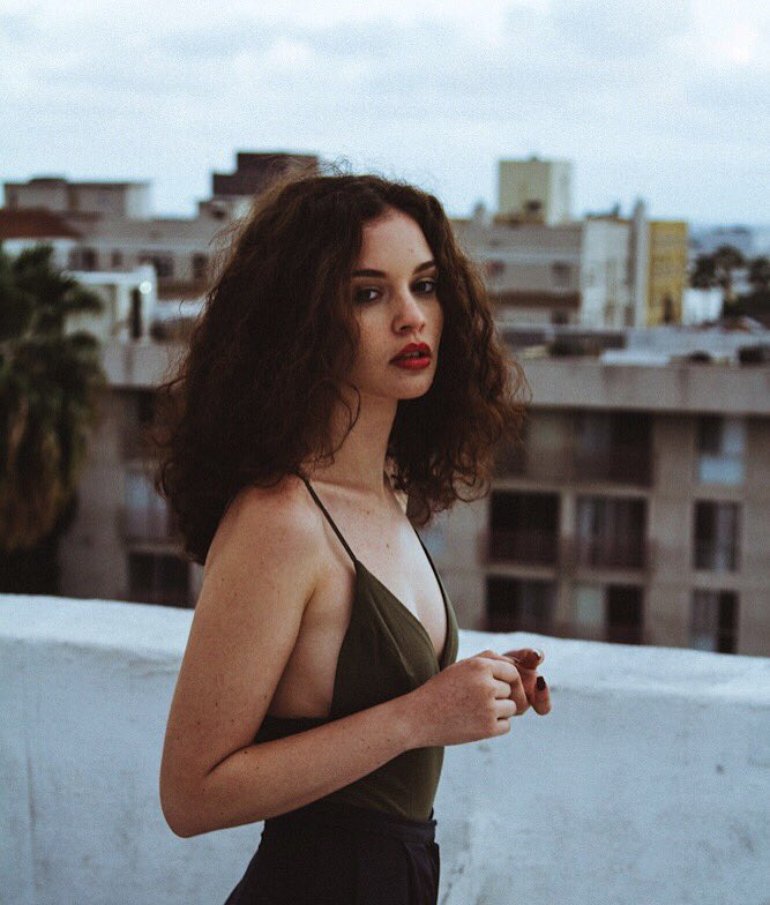 Sabrina Claudio Wallpapers