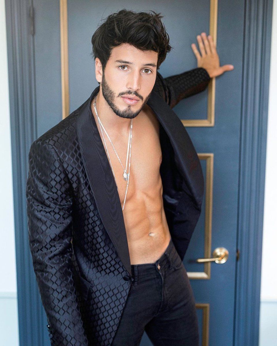 Sebastian Yatra Shirtless Wallpapers