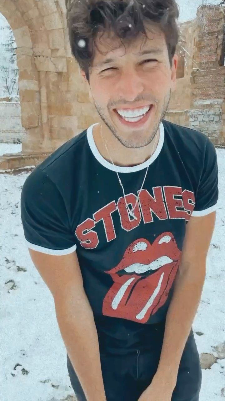 Sebastian Yatra Shirtless Wallpapers