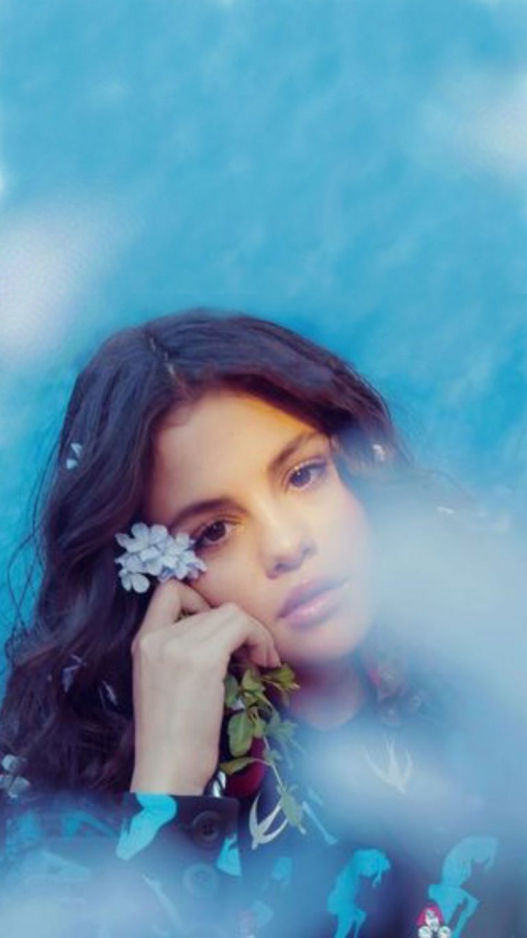 Selena Gomez Aesthetic Wallpapers