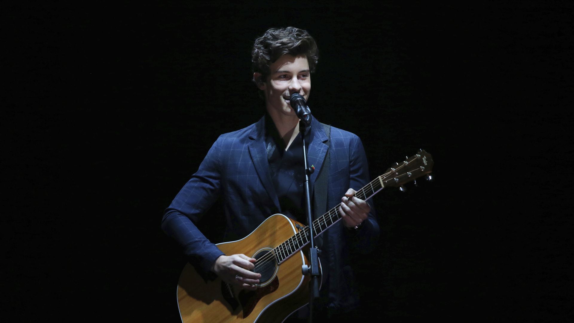 Shawn Mendes 2017 Wallpapers
