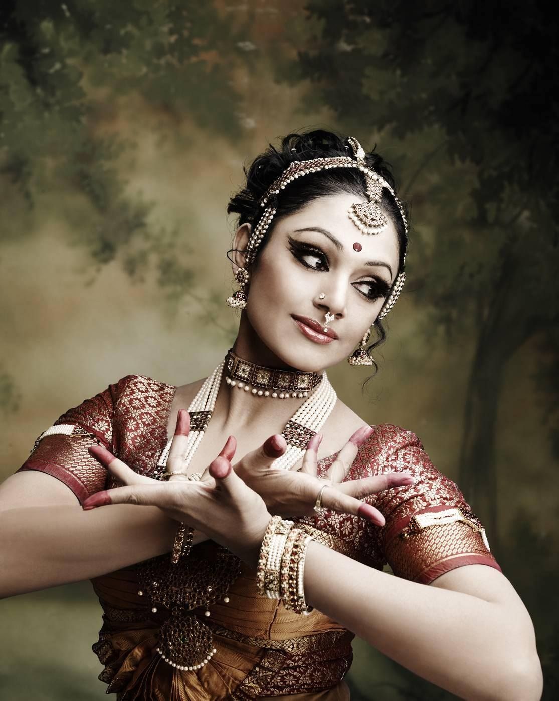 Shobana Hot Wallpapers