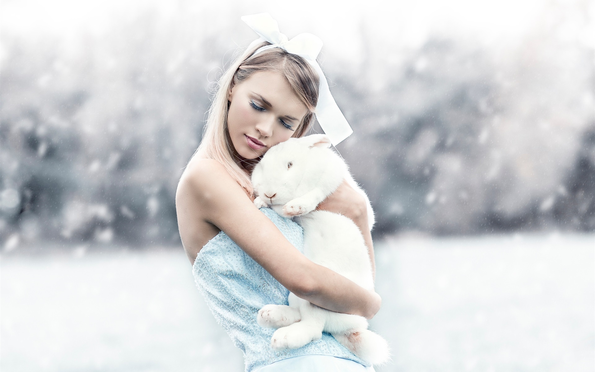 Snow Bunny Images Wallpapers