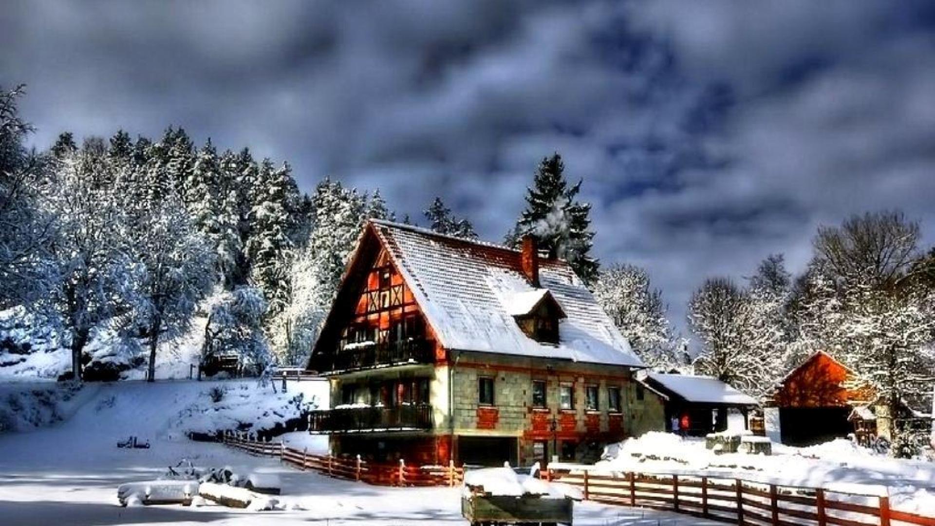 Snowy Cottages Wallpapers