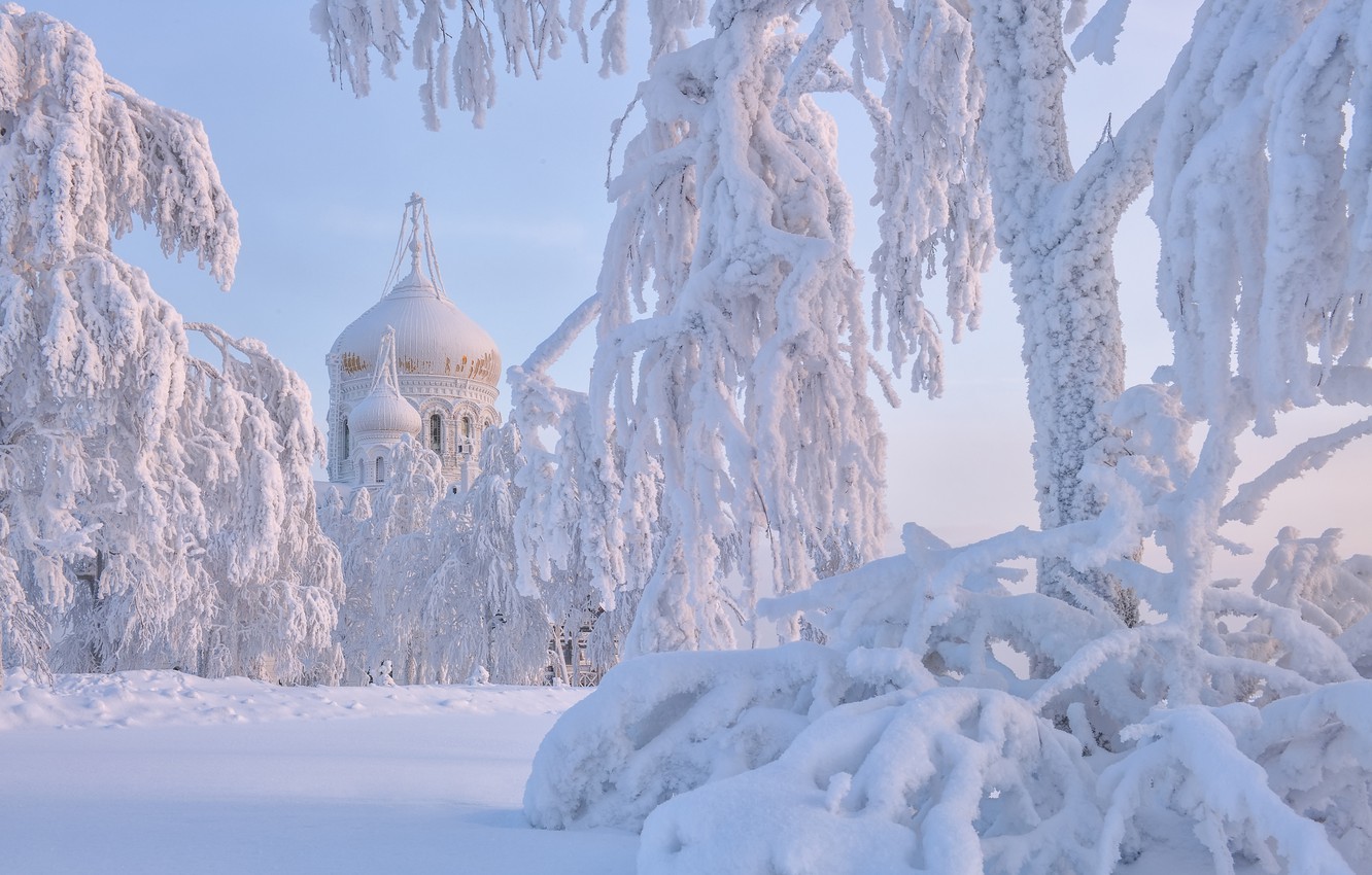 Snowy Russia Wallpapers