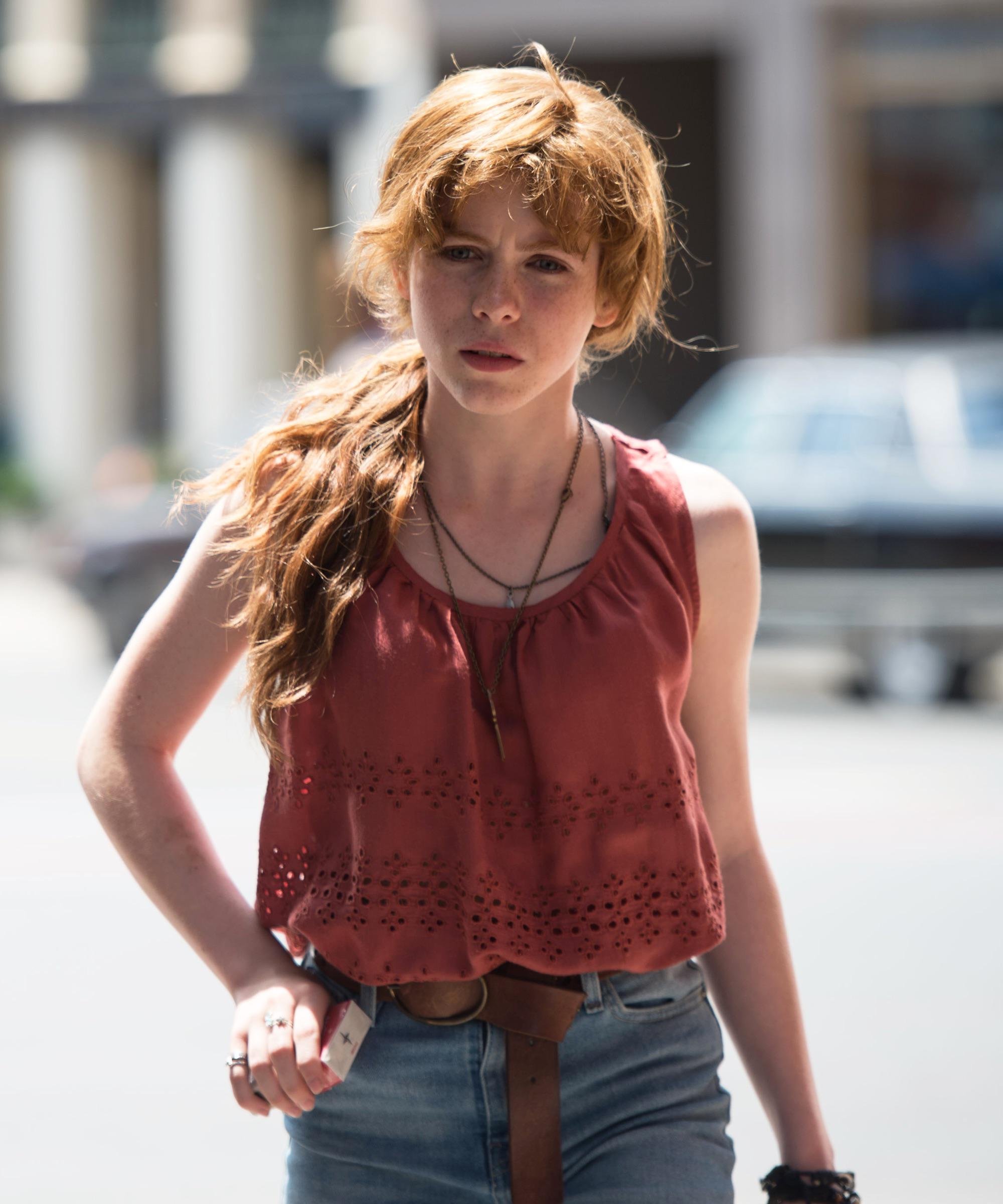 Sophia Lillis Hot Wallpapers