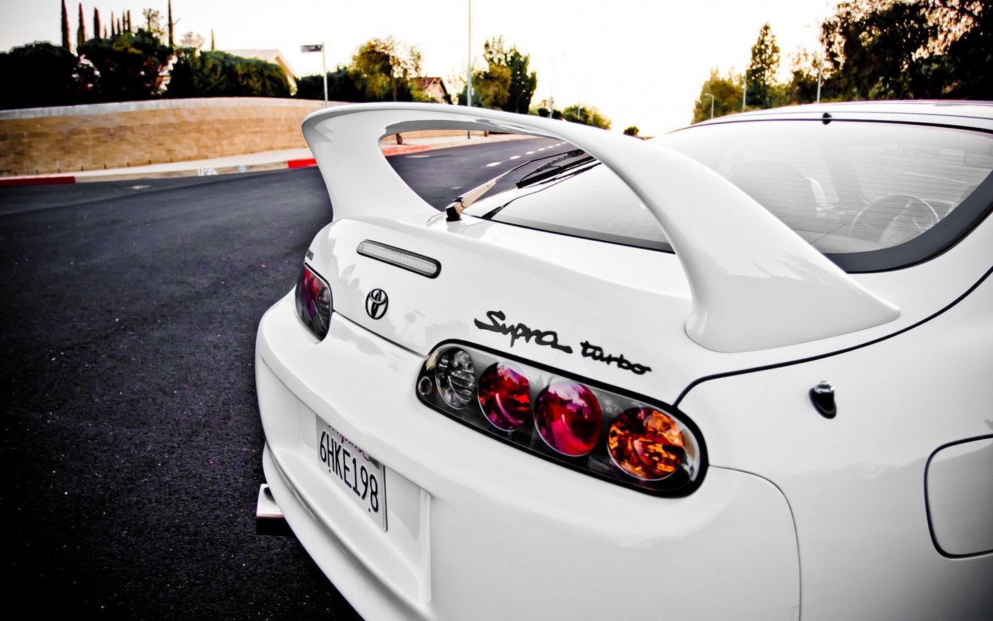 Supra White Wallpapers