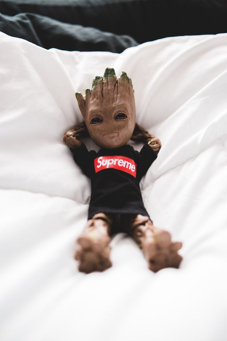 Supreme Groot Wallpapers