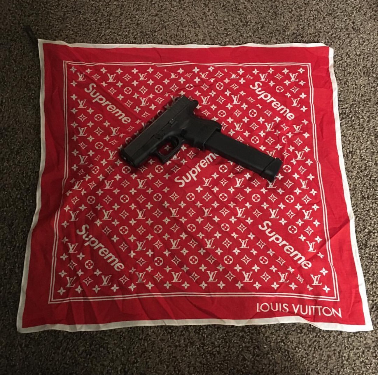 Supreme Gun Wallpapers