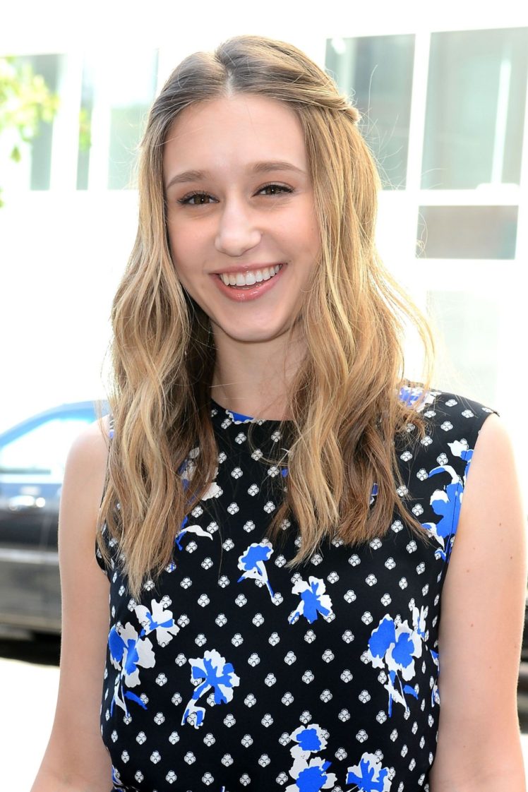 Taissa Farmiga Photoshoot Wallpapers