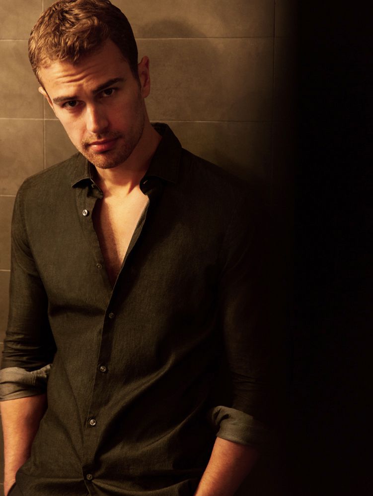 Theo James Wallpapers