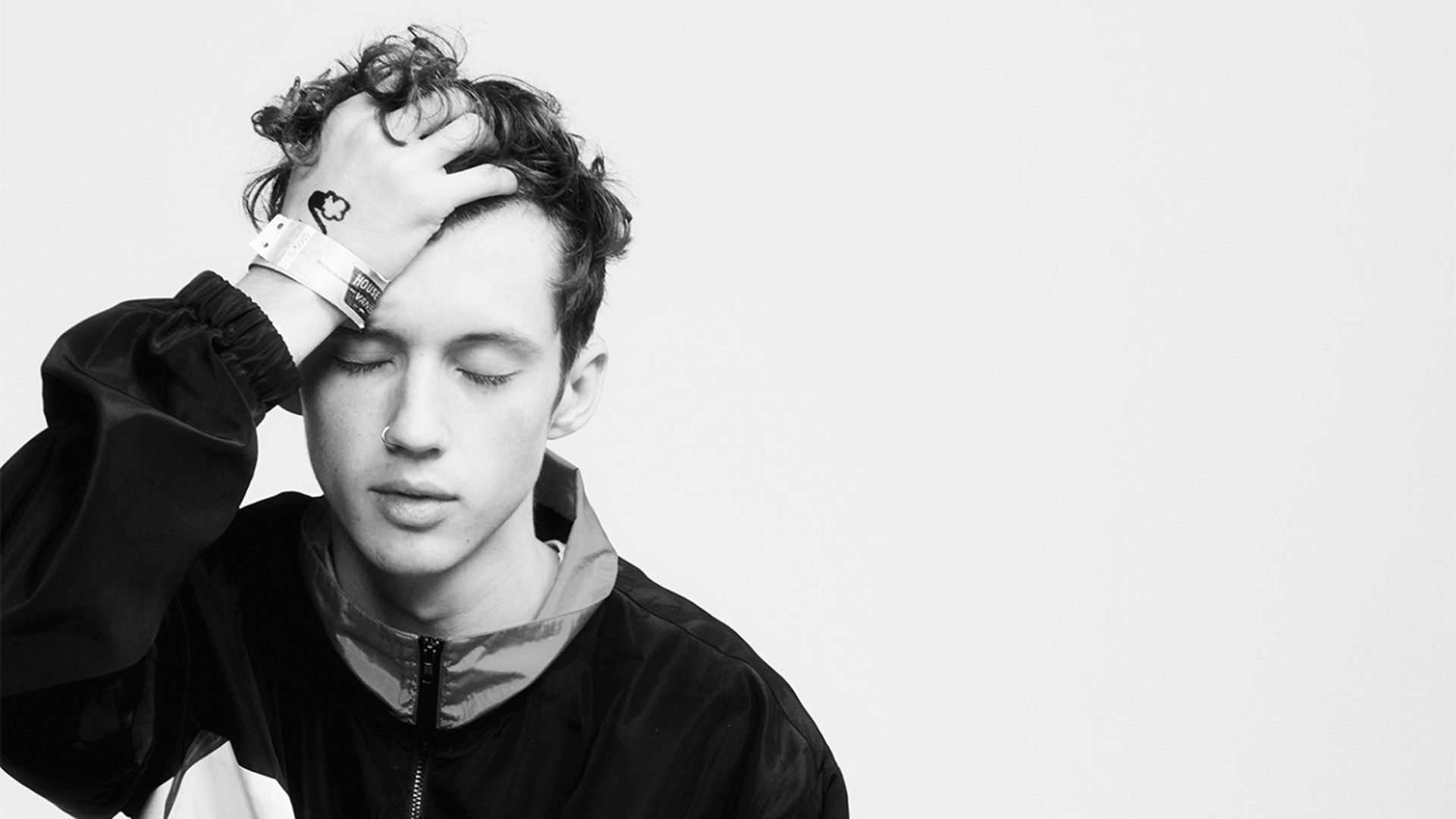 Troye Sivan Desktop Wallpapers