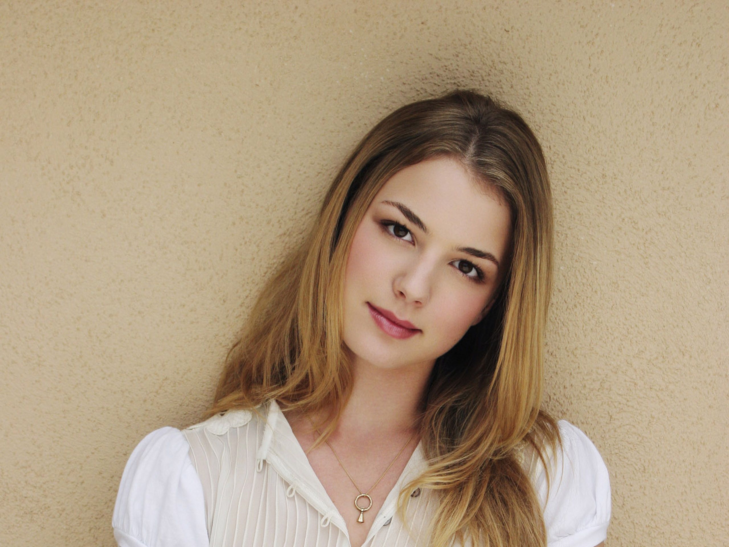 Wallpaper Emily Vancamp Wallpapers