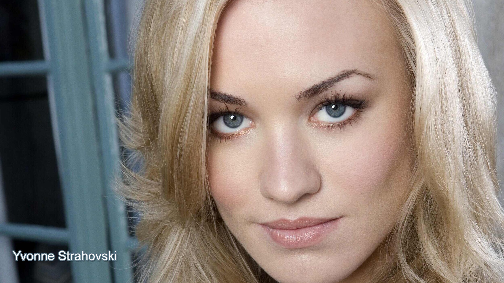 Wallpaper Yvonne Strahovski Wallpapers