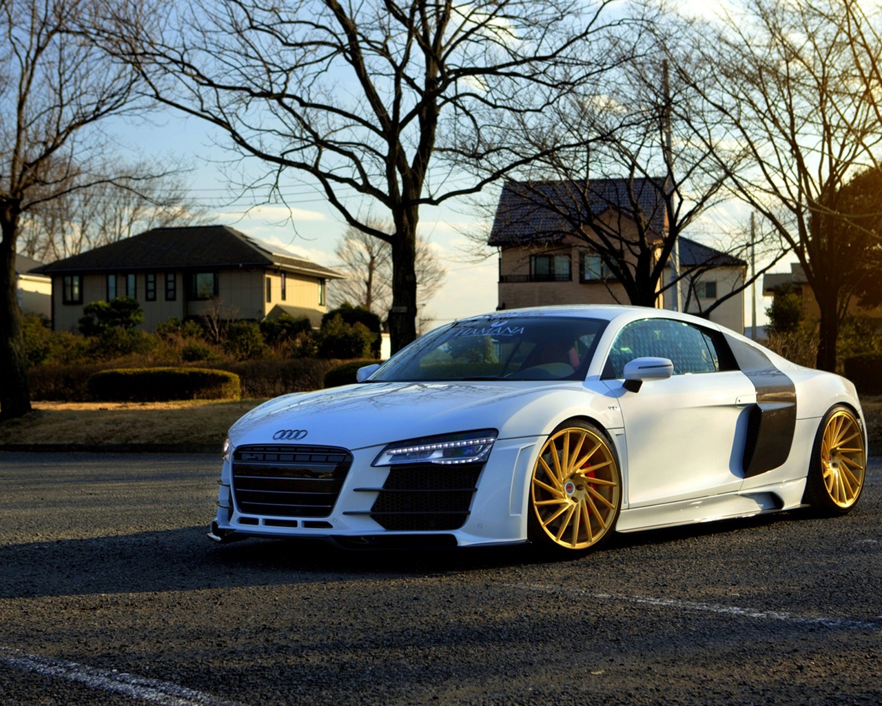 White Audi R8 Wallpapers