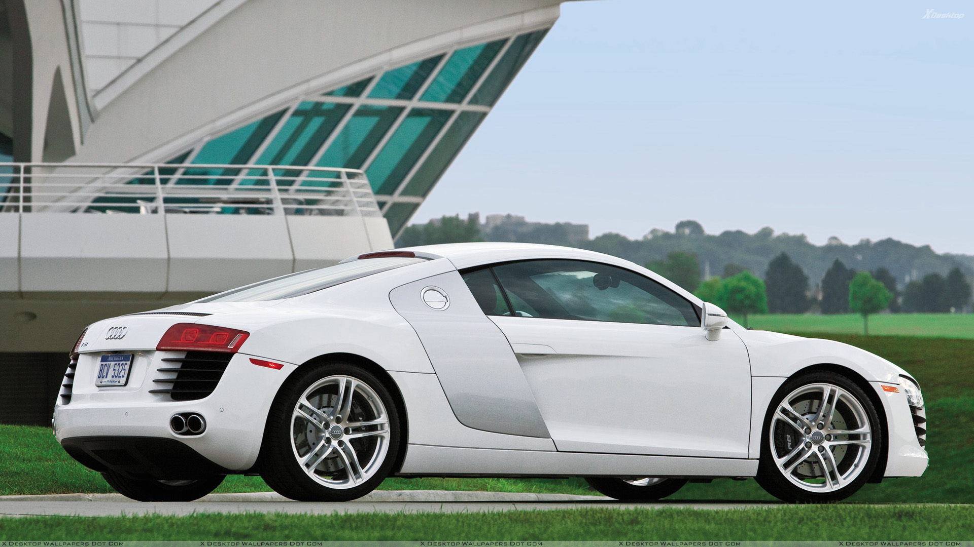 White Audi R8 Wallpapers