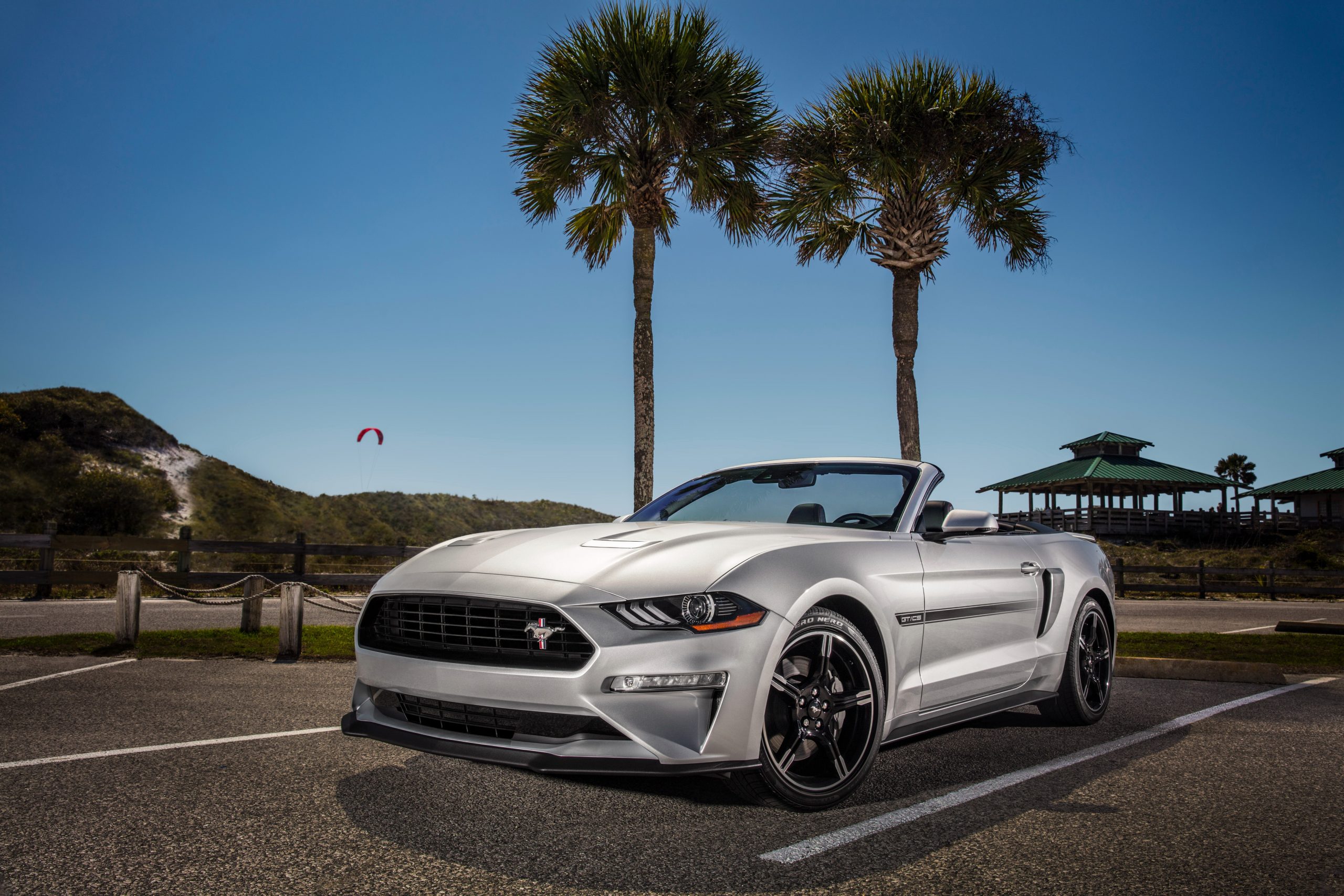 White Gt Mustang Wallpapers