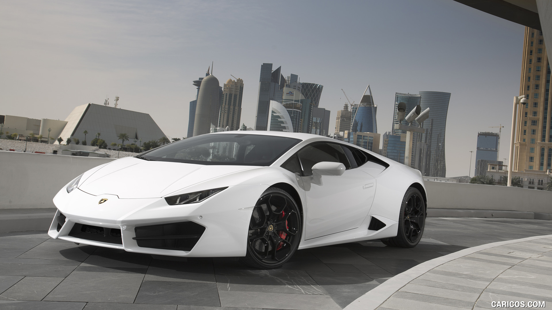 White Lambo Huracan Wallpapers