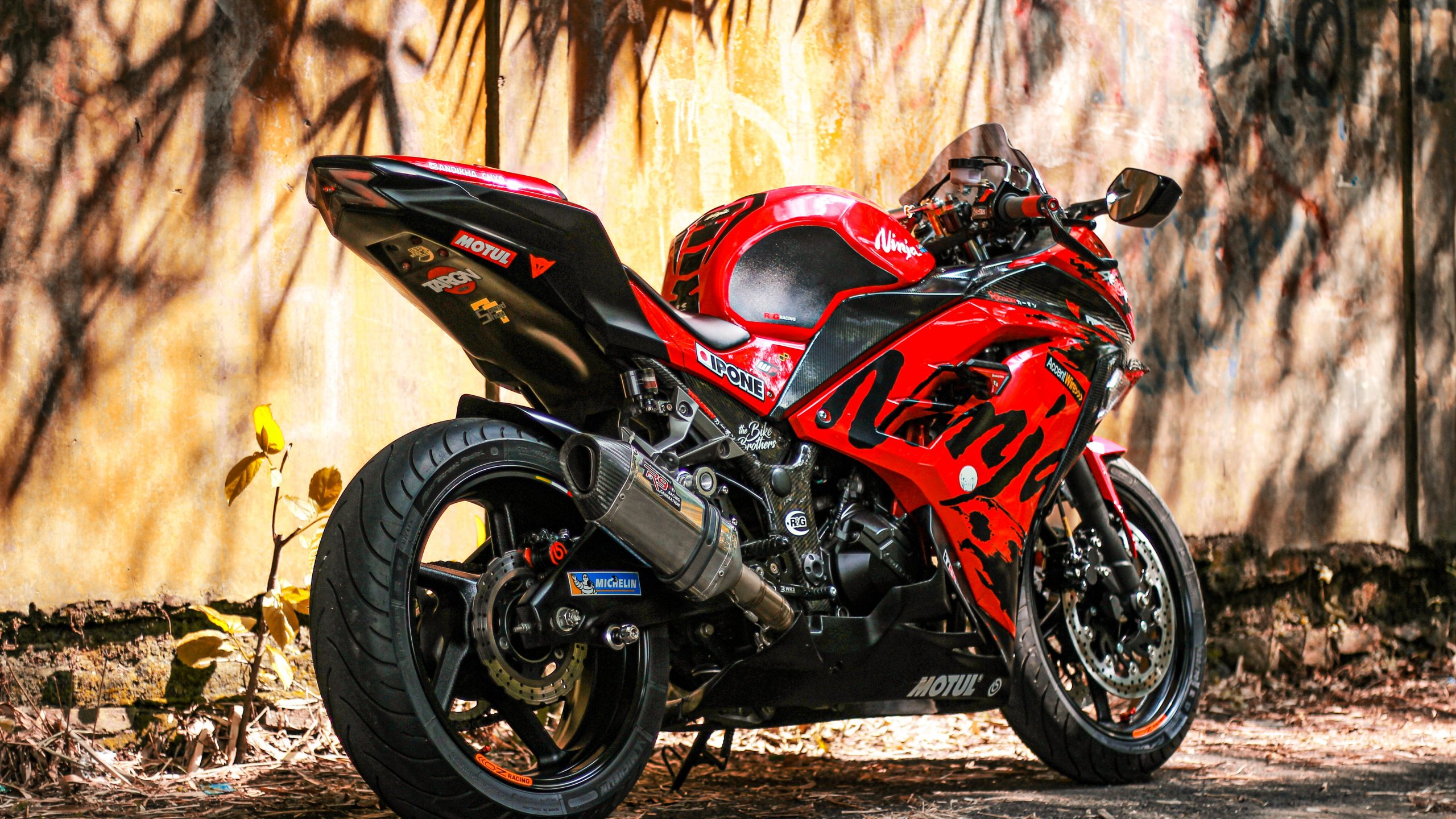 Yamaha R1 Red Wallpapers