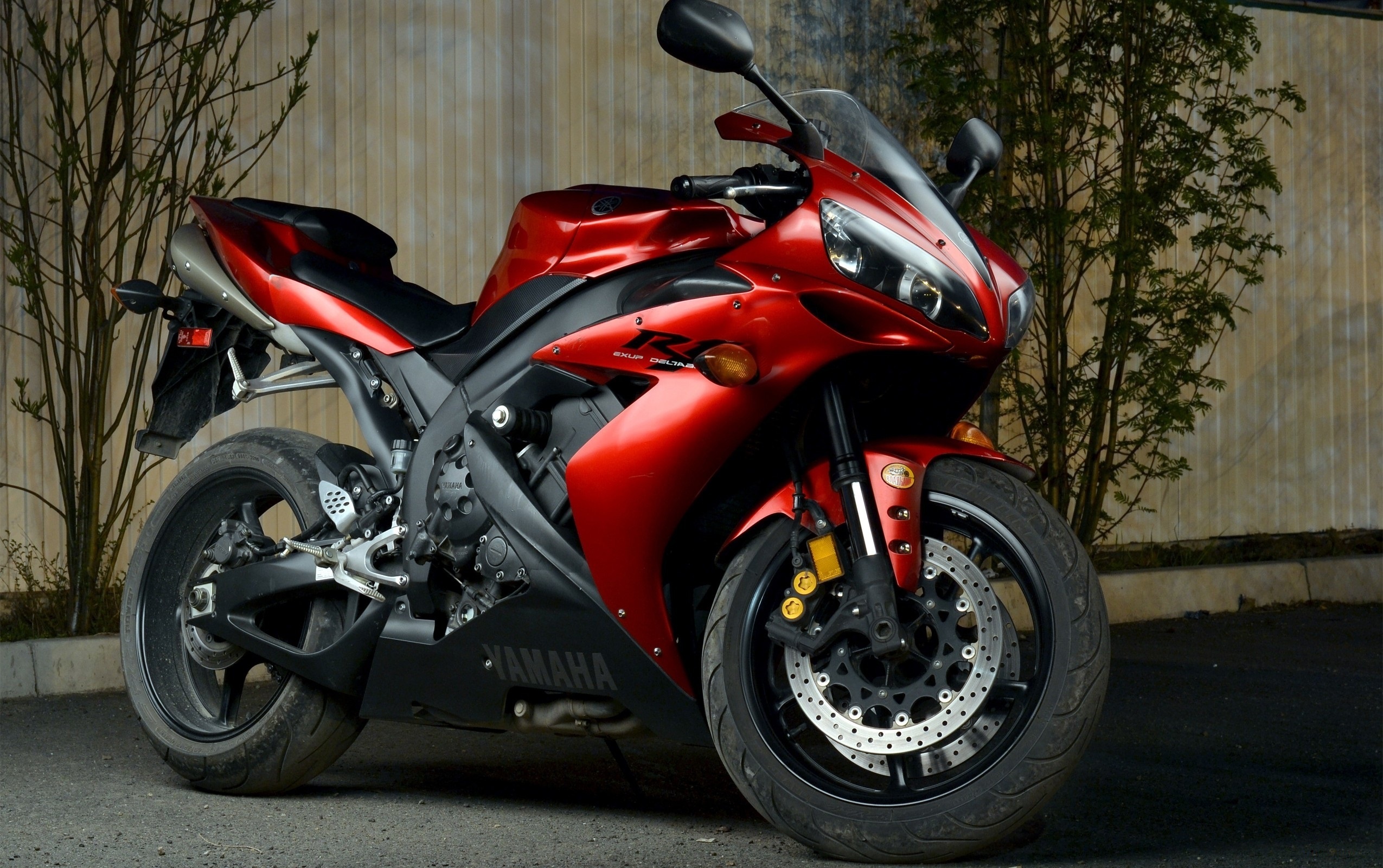 Yamaha R1 Red Wallpapers