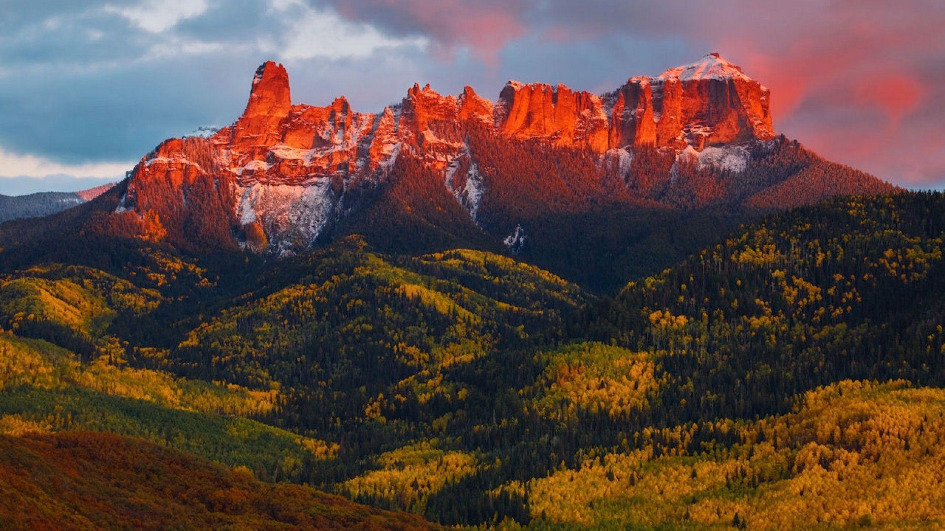 Colorado Mountains Background