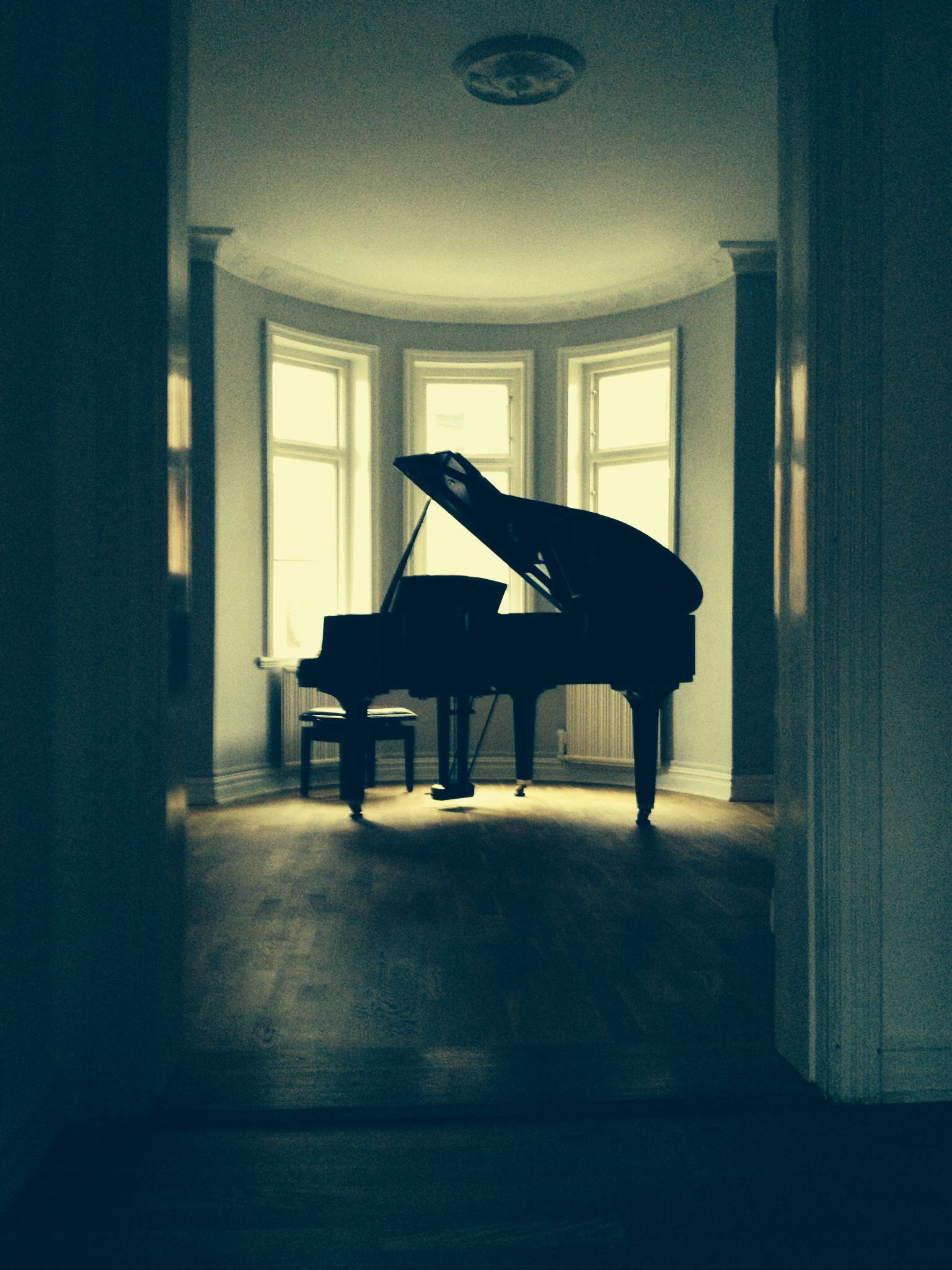 Grand Piano Background