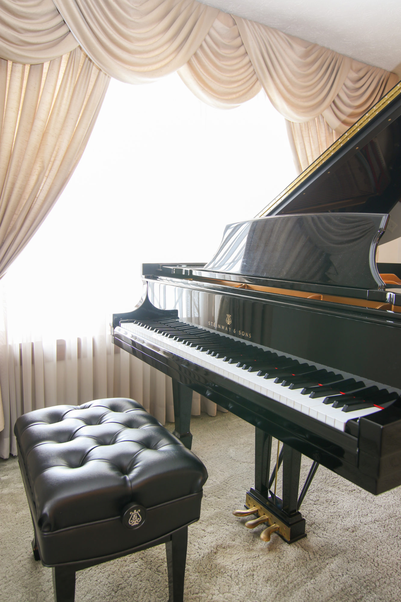 Grand Piano Background