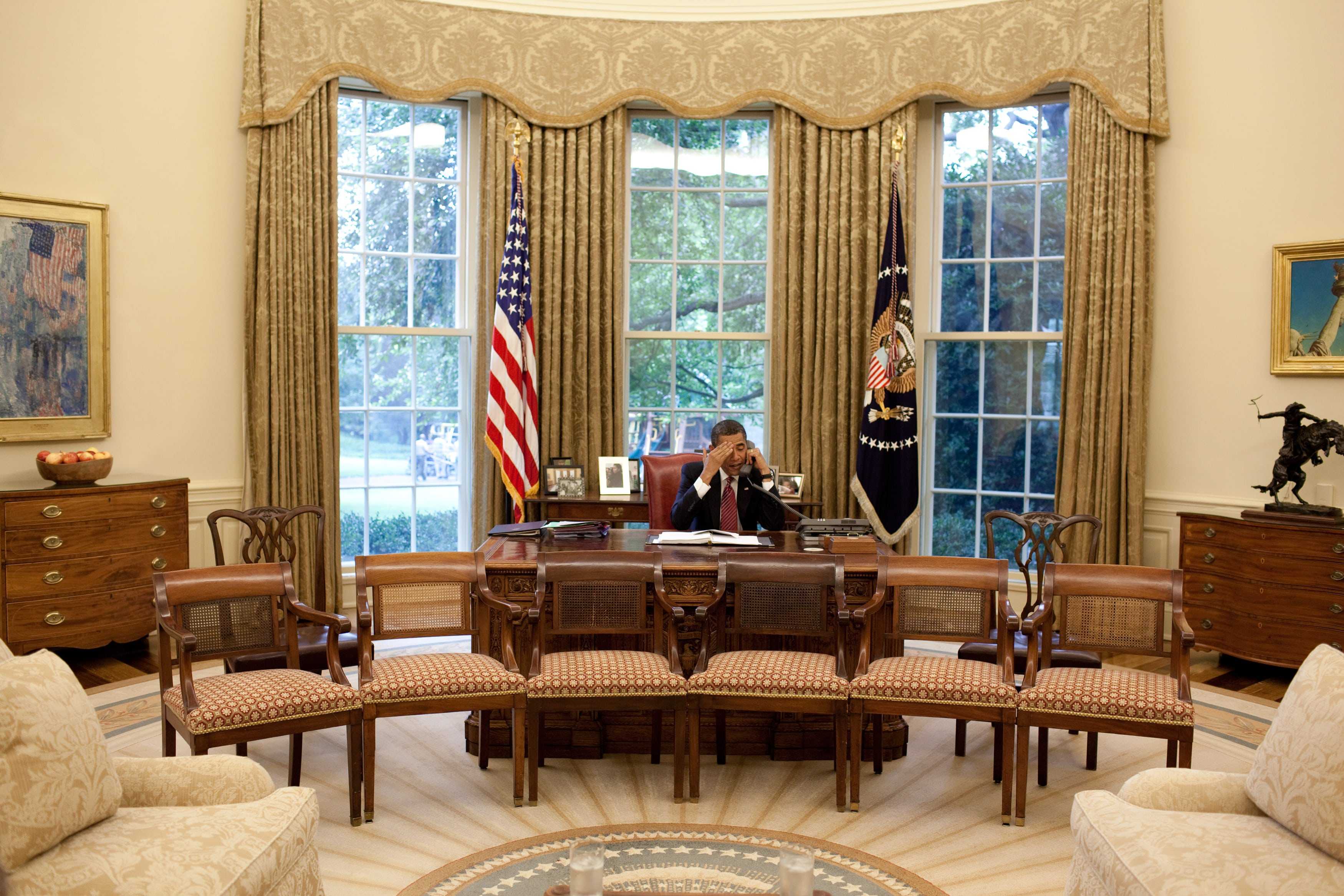 High Resolution Oval Office Background